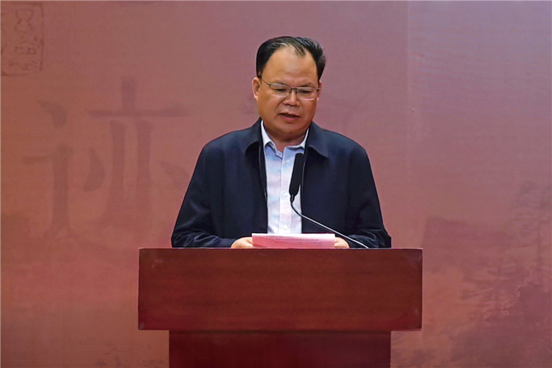 4集團(tuán)公司黨委書記、董事長黃軒莊致辭.jpg