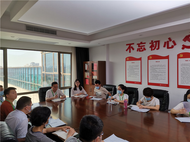 2.黨支部參與選題論證，強(qiáng)化導(dǎo)向作用，將黨建工作融入主題出版工作、營(yíng)銷(xiāo)宣傳工作和風(fēng)險(xiǎn)排查工作中.jpg
