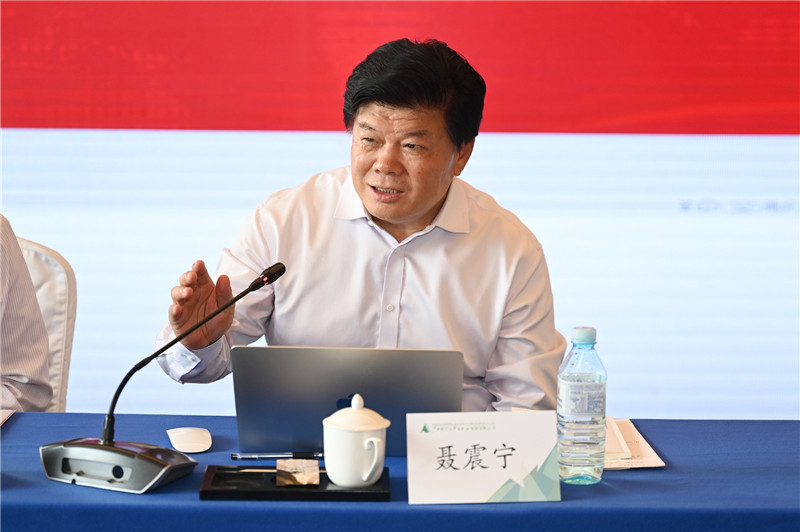06 韜奮基金會理事長、中國出版協(xié)會副理事長聶震寧作主旨演講（李顯楊 攝）.jpg