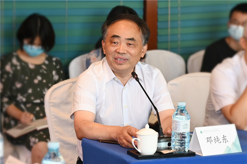 07 全國政協(xié)委員，中國政策科學研究會副院長，中國社會科學院馬克思主義研究院原院長、黨委書記鄧純東作主旨演講（李顯楊 攝）.jpg