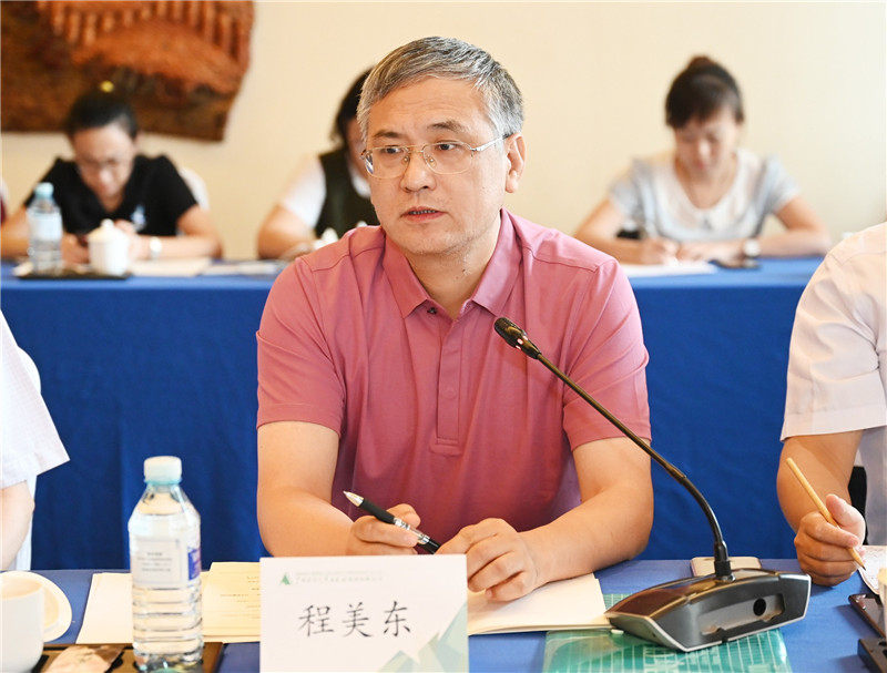 13 北京大學中共黨史研究中心常務副主任、北京大學馬克思主義學院教授程美東作專題發(fā)言（李顯楊 攝）.jpg