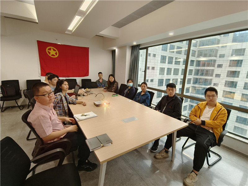 2.美術(shù)設(shè)計團(tuán)支部集中觀看大會.jpg