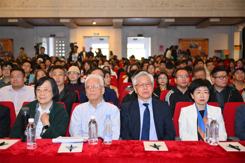 “2023大學(xué)問年度學(xué)術(shù)出版論壇”活動(dòng)現(xiàn)場(chǎng).jpg