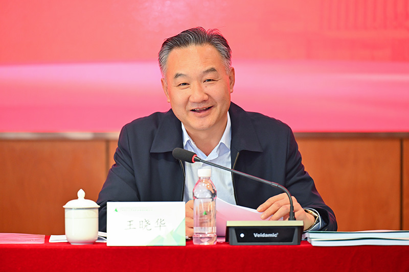 2.自治區(qū)黨委宣傳部副部長、自治區(qū)新聞出版局（版權(quán)局）局長，一級巡視員王曉華講話.jpg