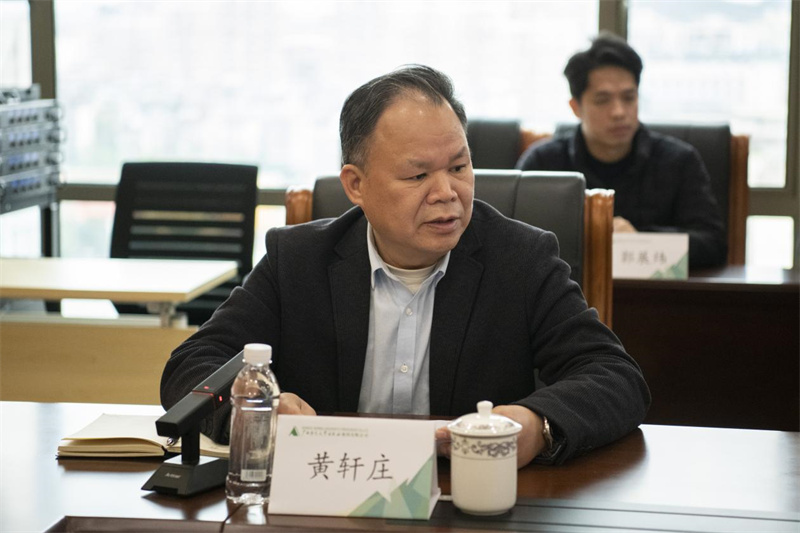 集團公司黨委書記、董事長黃軒莊作匯報（李顯楊攝）.jpg