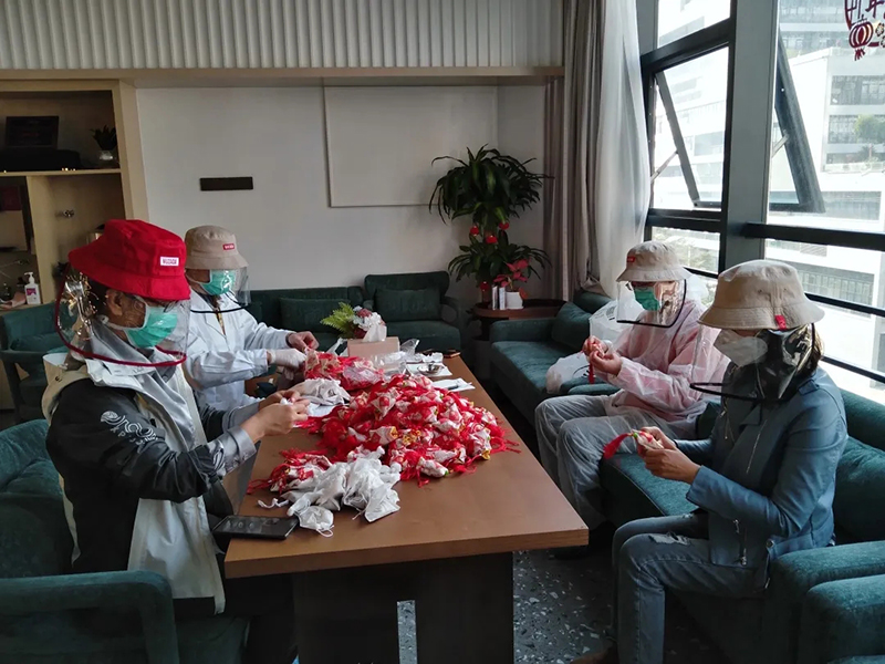 800各地醫(yī)療單位緊急趕制防疫香囊與預(yù)防藥劑（圖片來源：同有三和基金會(huì)）.jpg