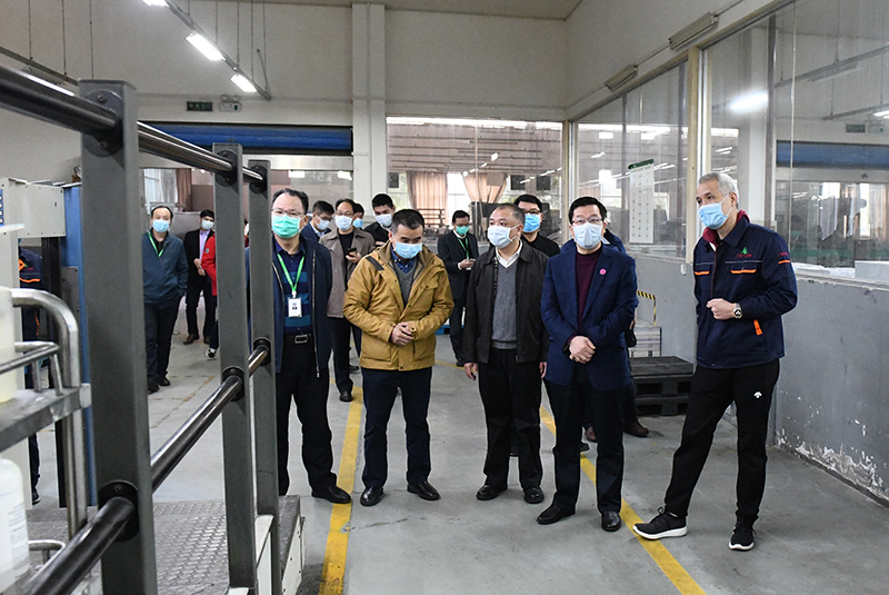 到出版社集團廣大印務(wù)公司印刷車間、裝訂車間查看02.jpg